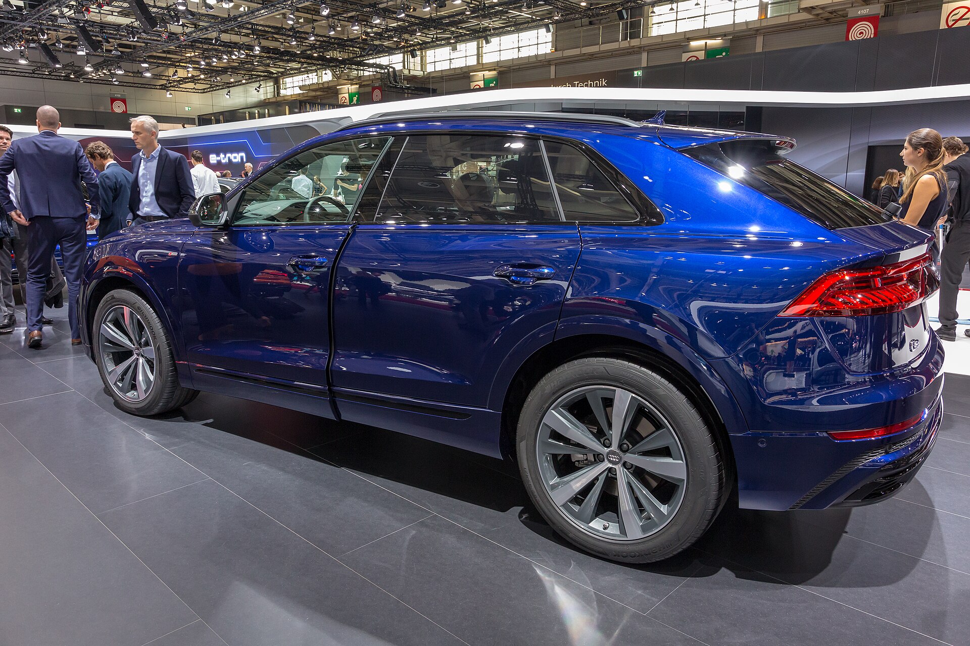 Audi Q8 Modellbild für Schweizer Typenschein- und Fahrzeugdaten